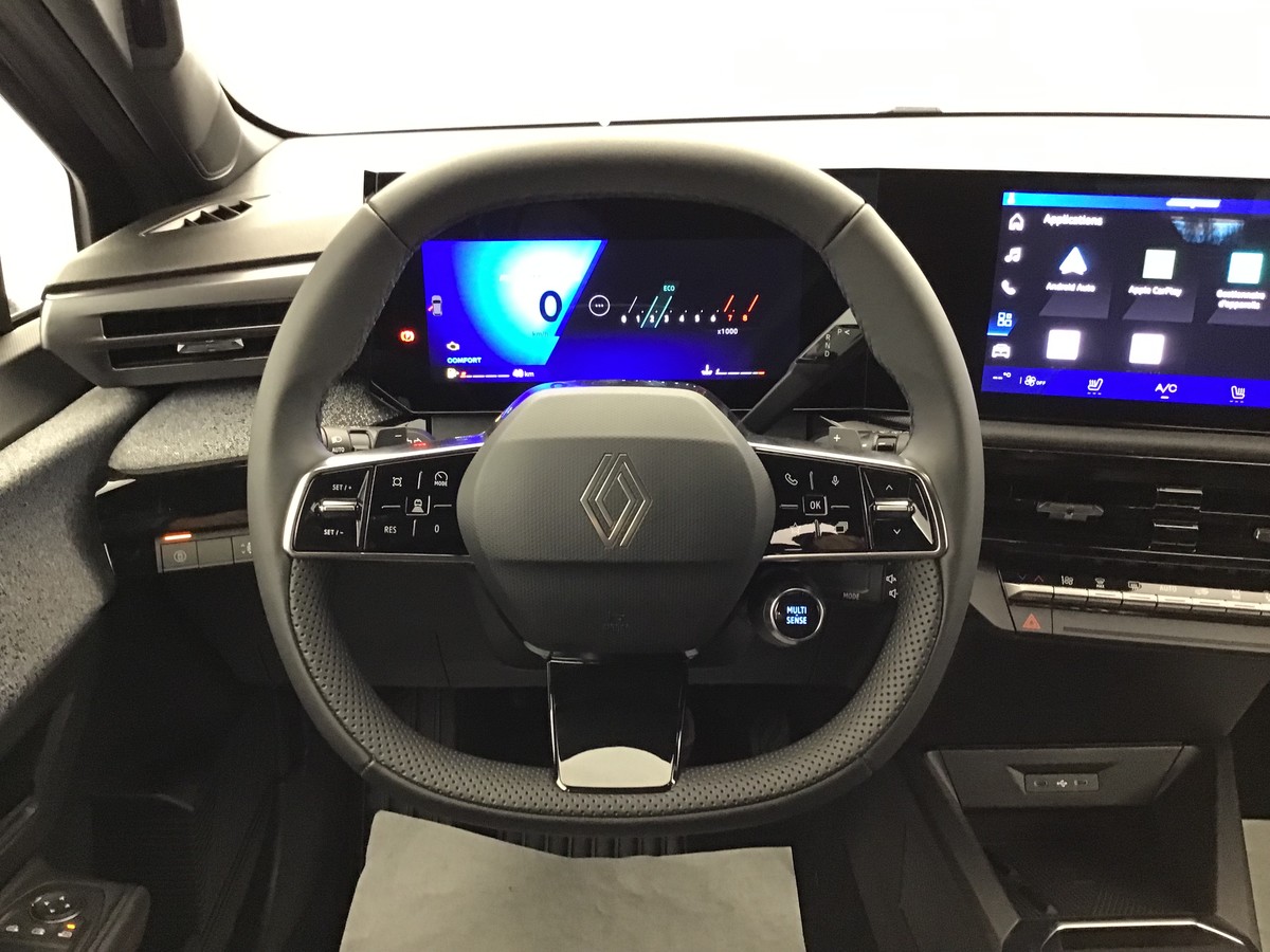 RENAULT