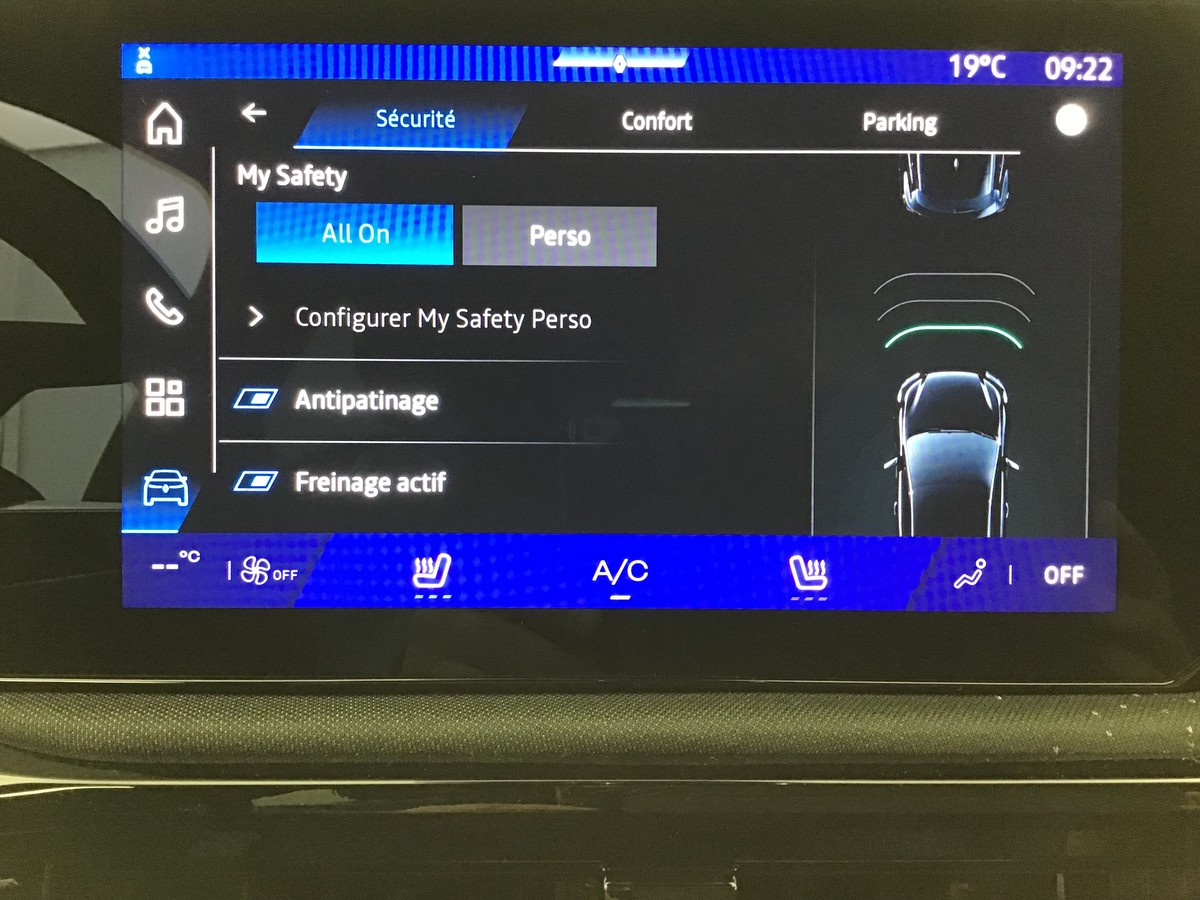 RENAULT