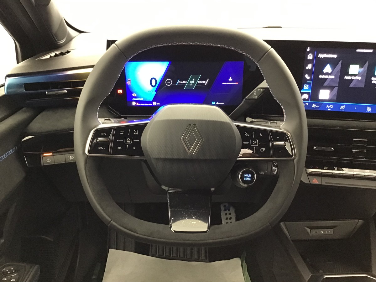 RENAULT