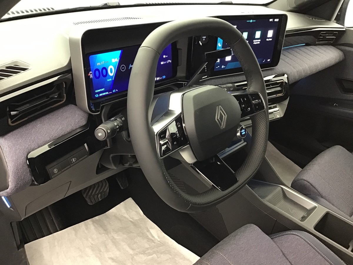 RENAULT