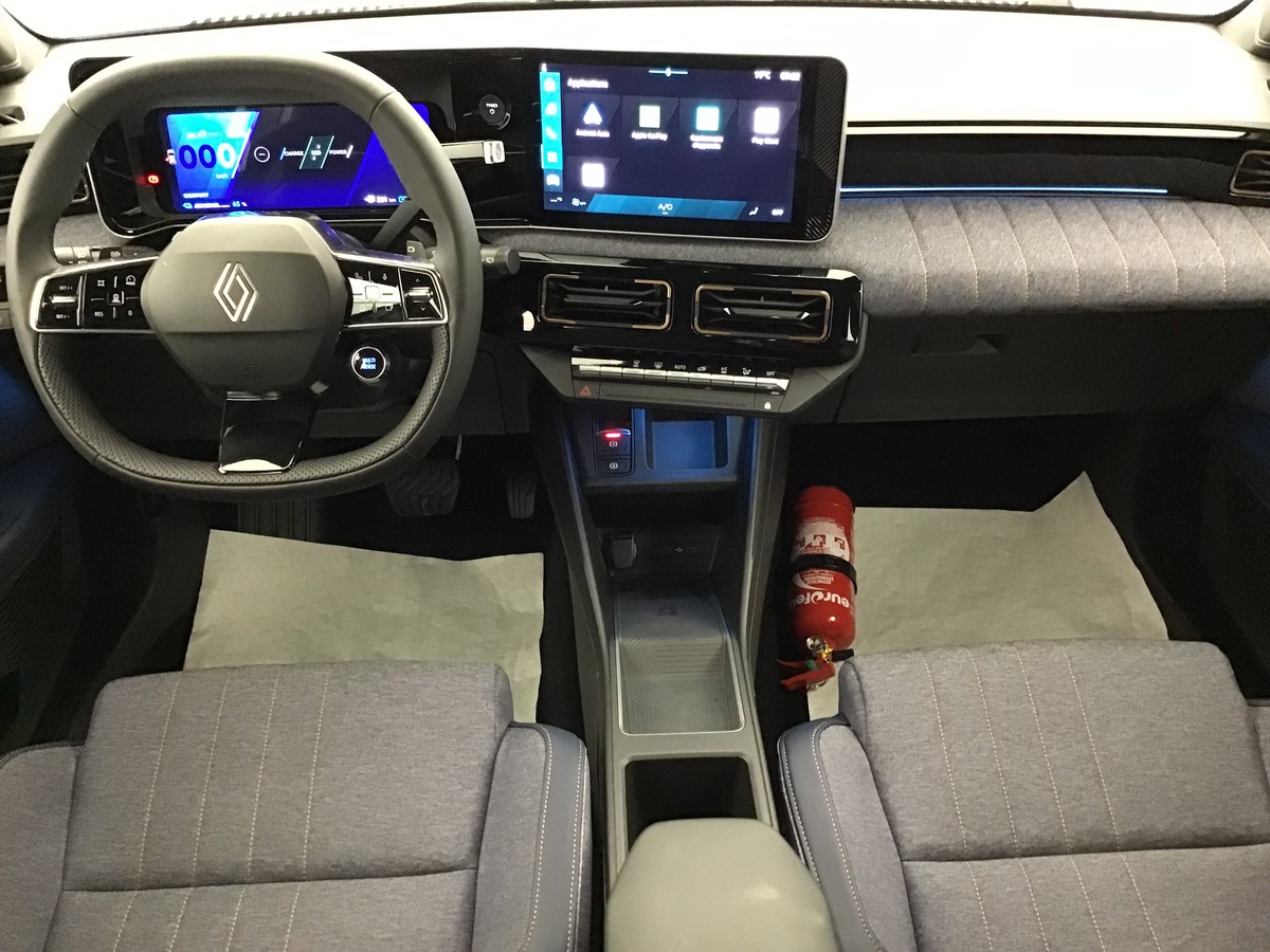 RENAULT