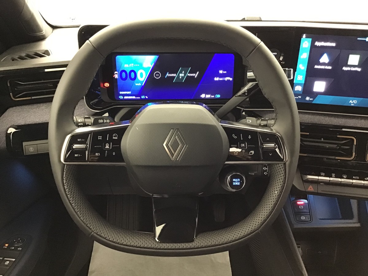 RENAULT