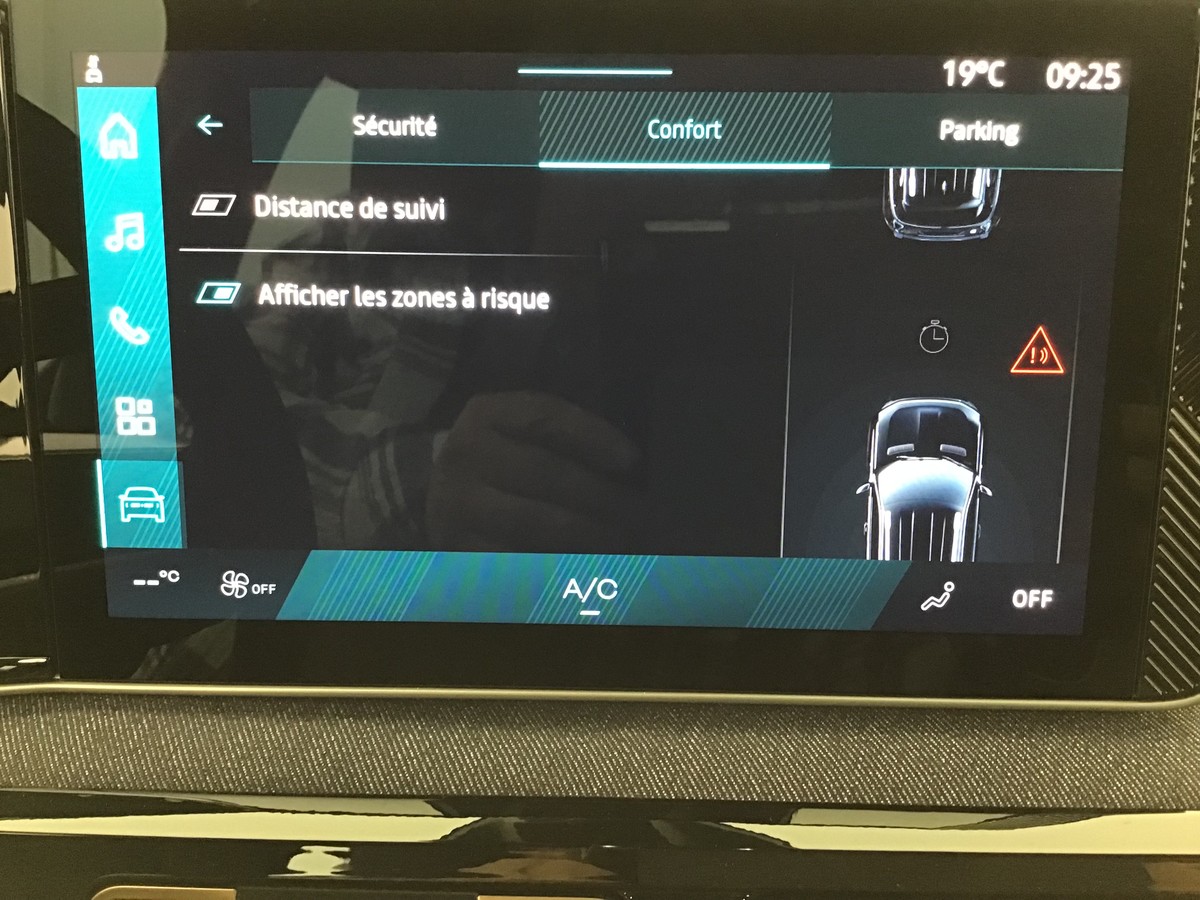 RENAULT