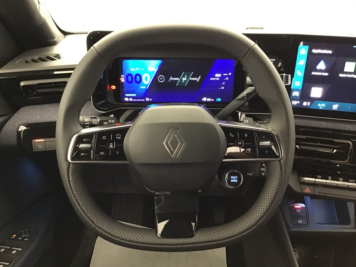 RENAULT