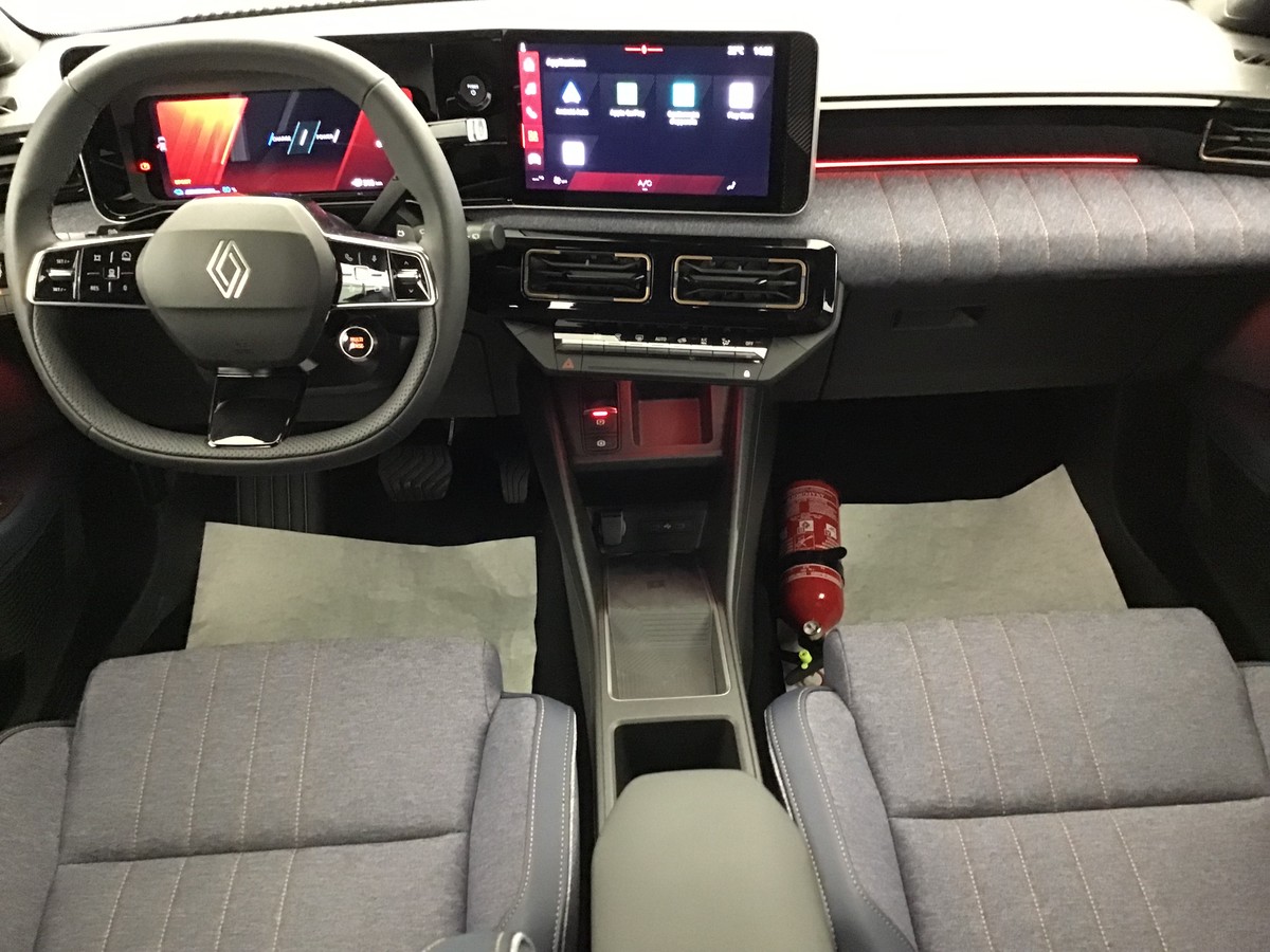 RENAULT