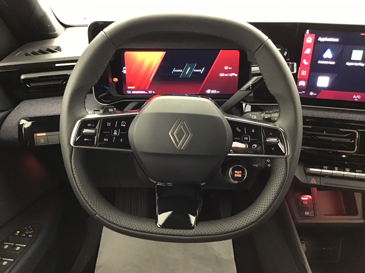 RENAULT