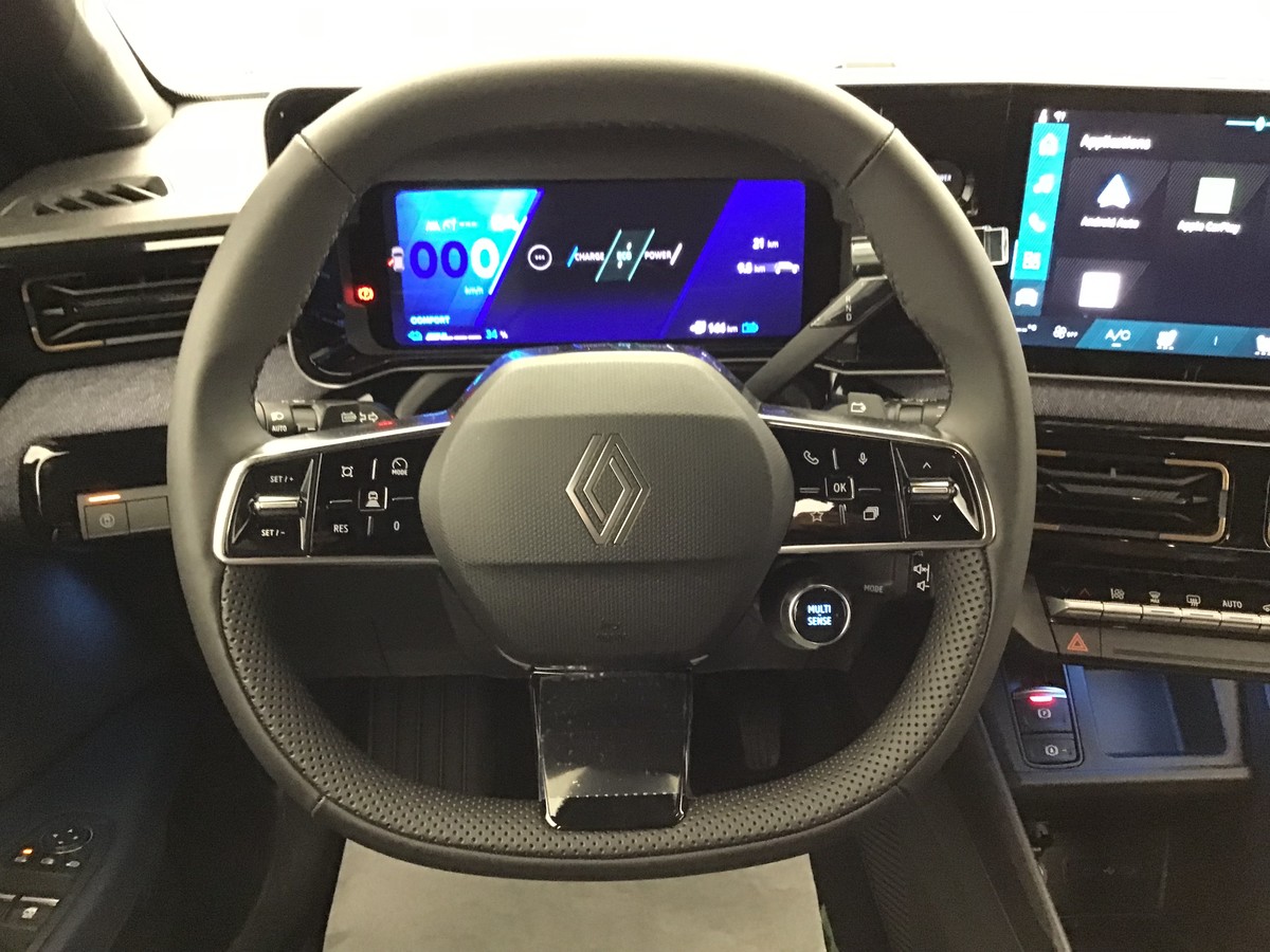 RENAULT