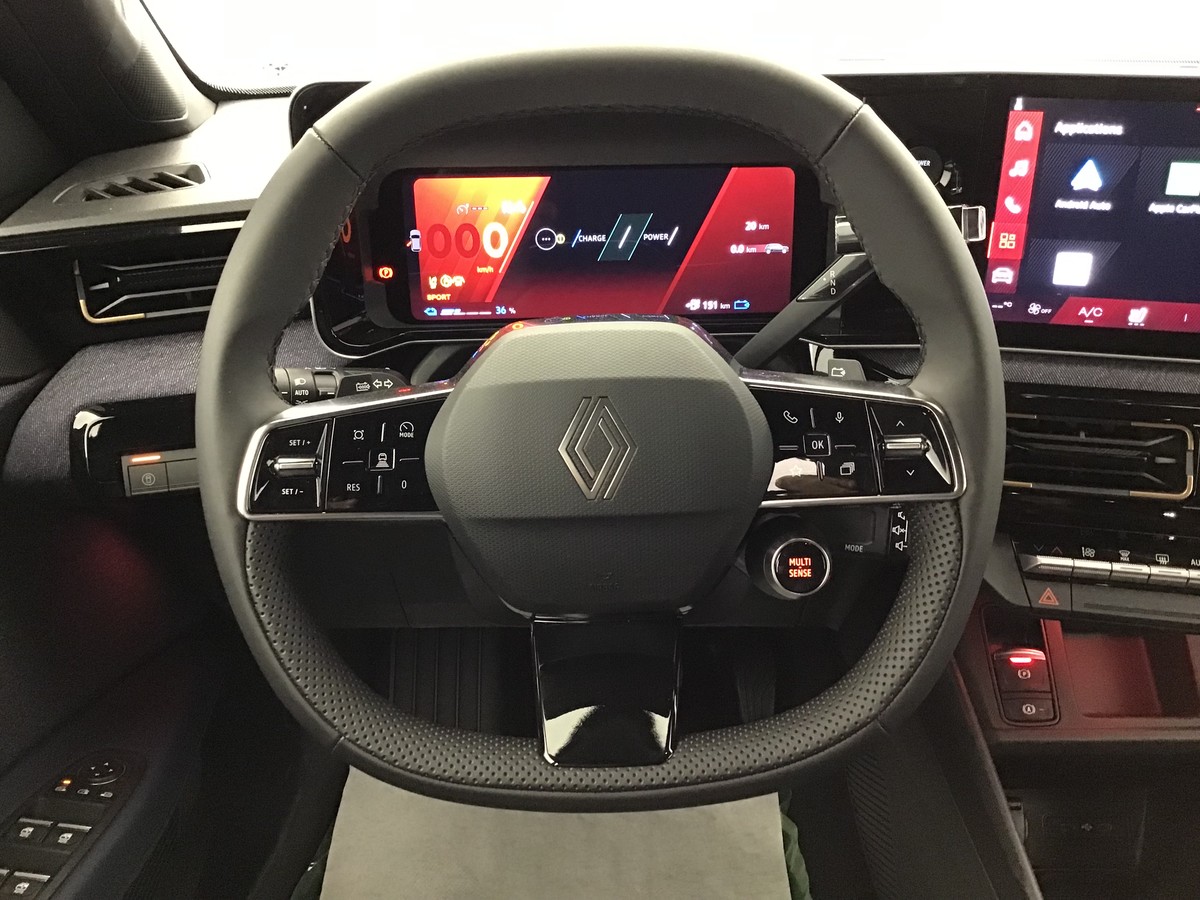 RENAULT