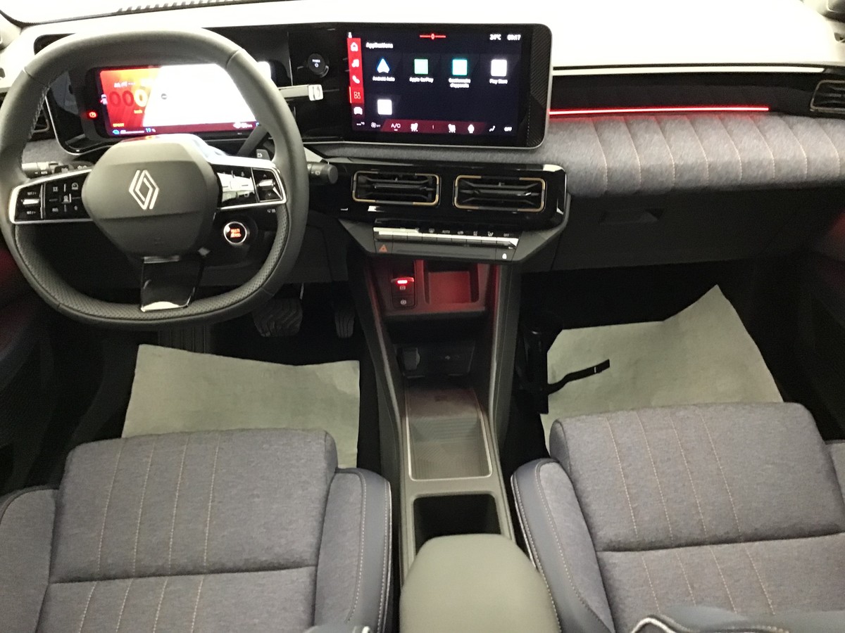 RENAULT