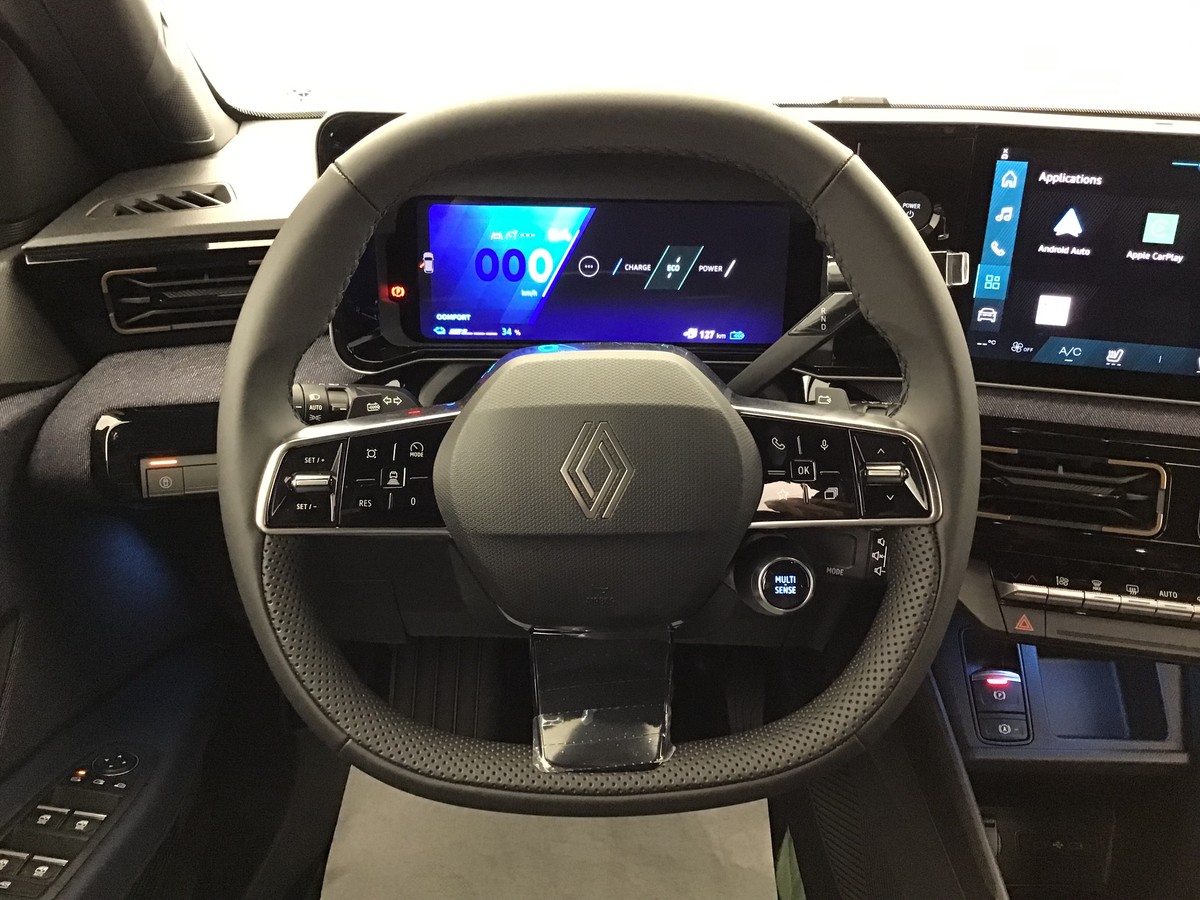 RENAULT