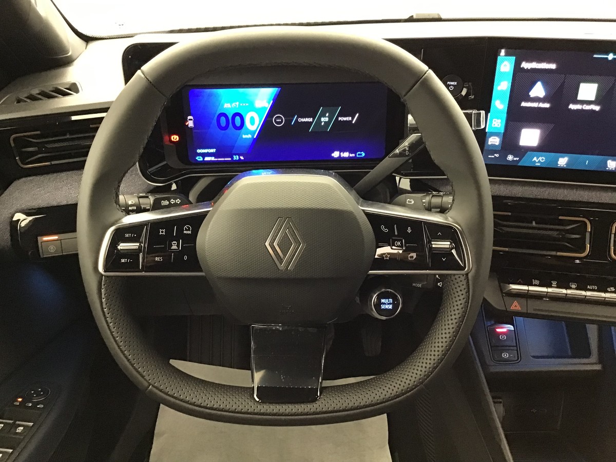 RENAULT
