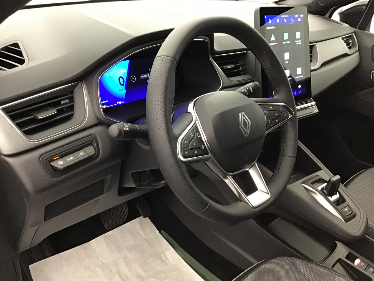 RENAULT