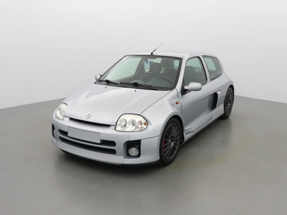 photo RENAULT Clio V6 ESSENCE 230 V6