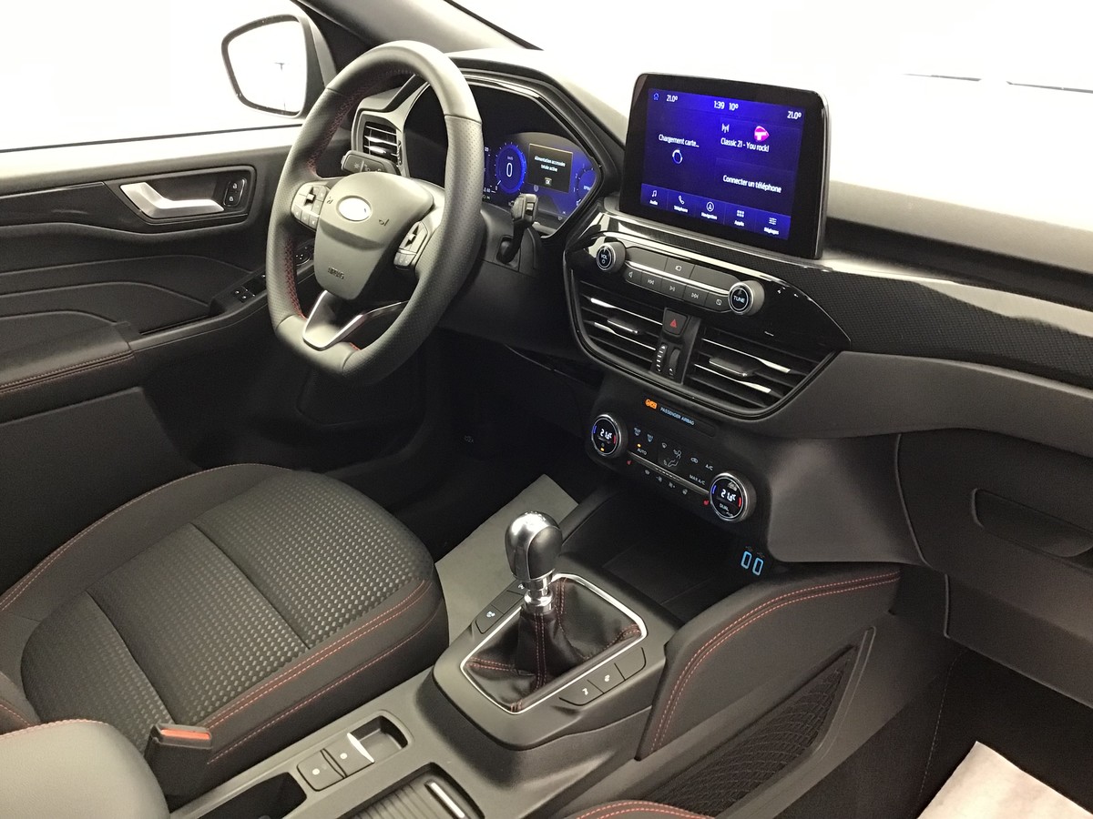 FORD-KUGA 3-ST-LINE